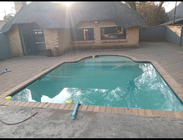 3 BEDROOM FREESTANDING FOR SALE IN KANONKOP